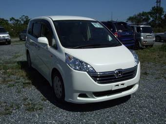 2005 Honda Stepwgn Photos