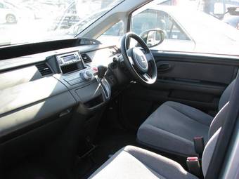 2005 Honda Stepwgn Pictures