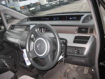 2005 Honda Stepwgn Pictures