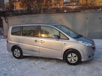 2005 Honda Stepwgn Images