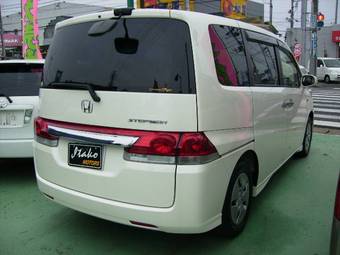 2005 Honda Stepwgn Pictures
