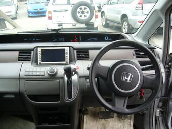 2005 Honda Stepwgn Pictures