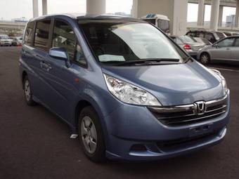 2005 Honda Stepwgn Photos