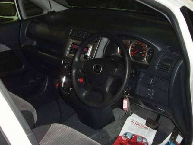 2000 Honda Stream
