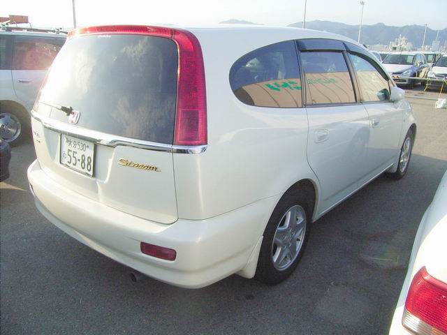 2000 Honda Stream Pics