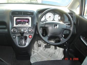 2000 Honda Stream Wallpapers