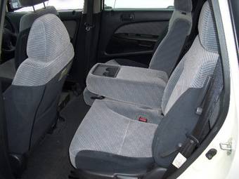 2000 Honda Stream Images