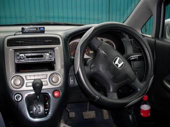 2000 Honda Stream Photos