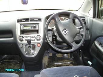 2000 Honda Stream Photos