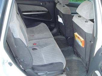 2000 Honda Stream Photos