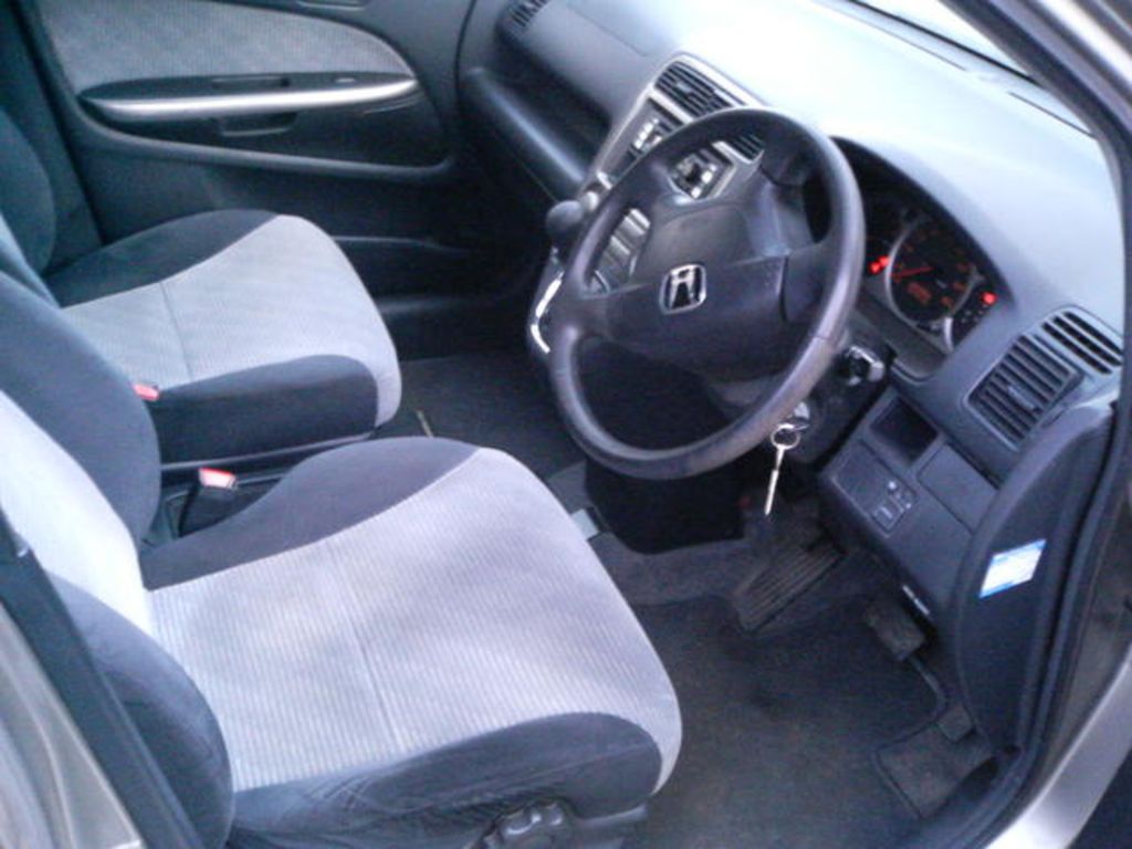 2001 Honda Stream