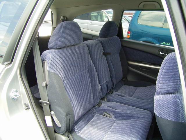 2001 Honda Stream Photos