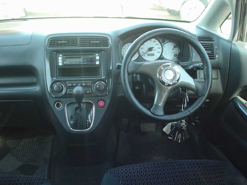 2001 Honda Stream Images