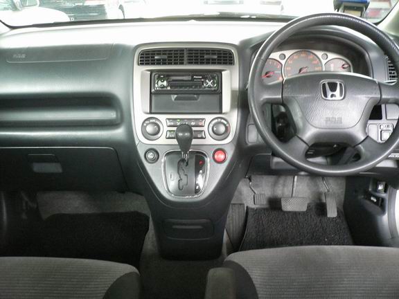 2001 Honda Stream Photos