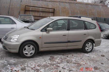 2001 Honda Stream Photos