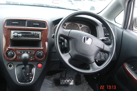 2001 Honda Stream Photos