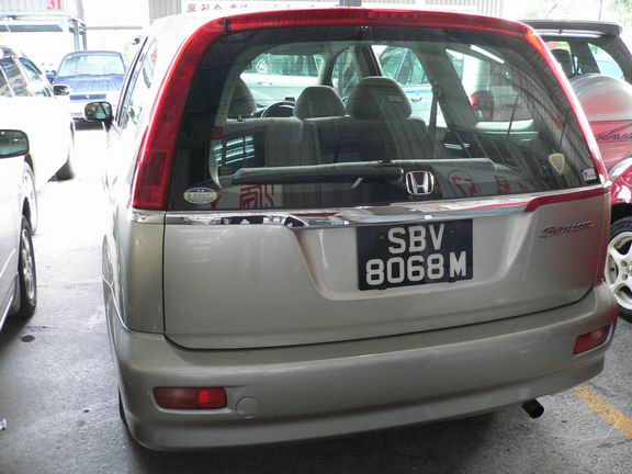 2001 Honda Stream Photos