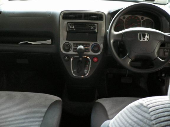 2001 Honda Stream Photos