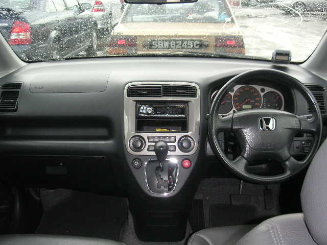 2001 Honda Stream Photos