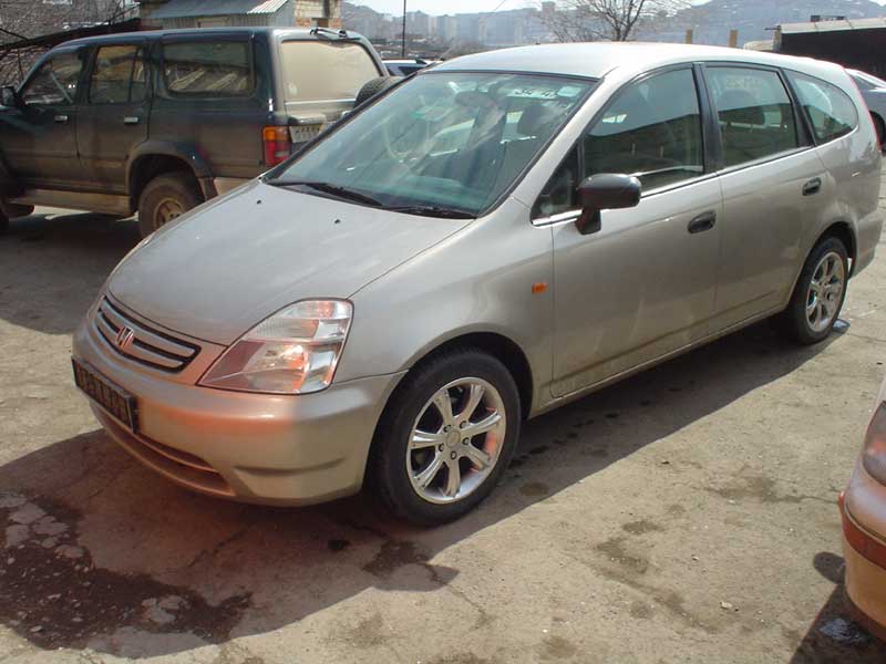 2001 Honda Stream Images