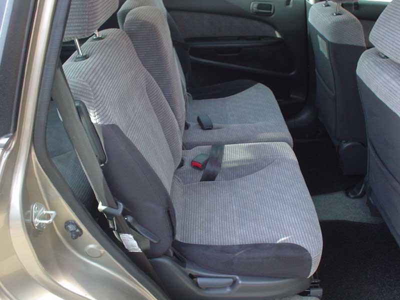 2001 Honda Stream Pictures