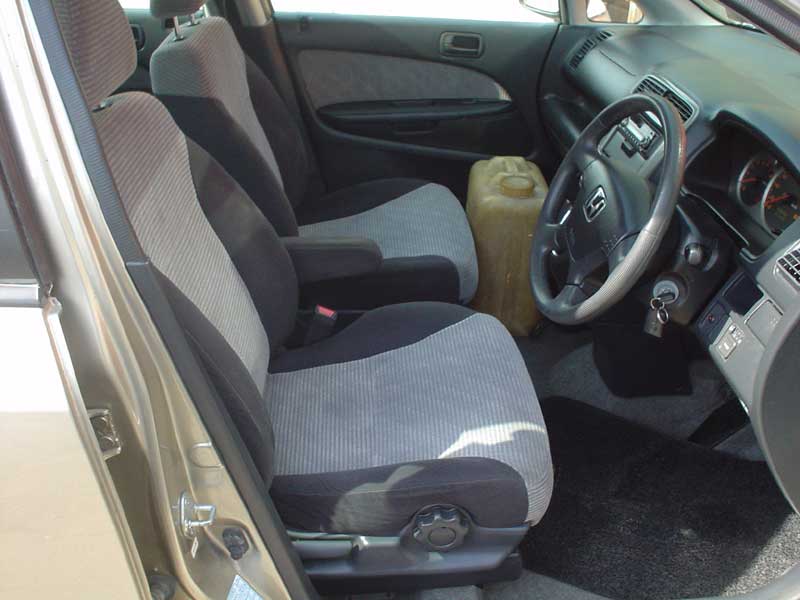 2001 Honda Stream Photos