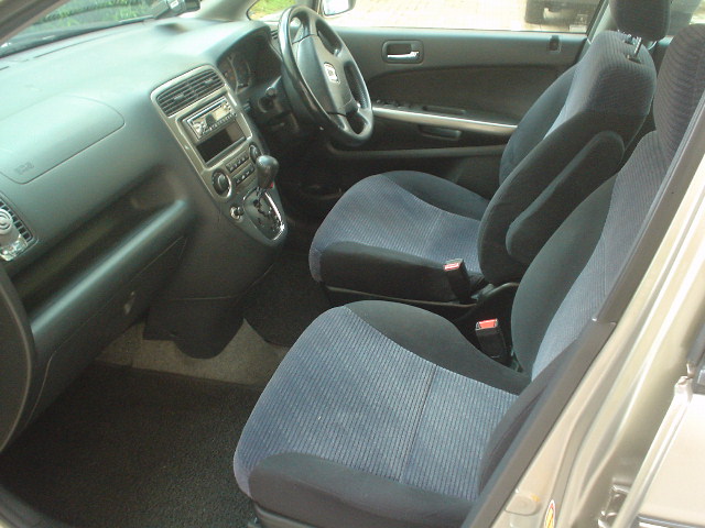 2001 Honda Stream Images