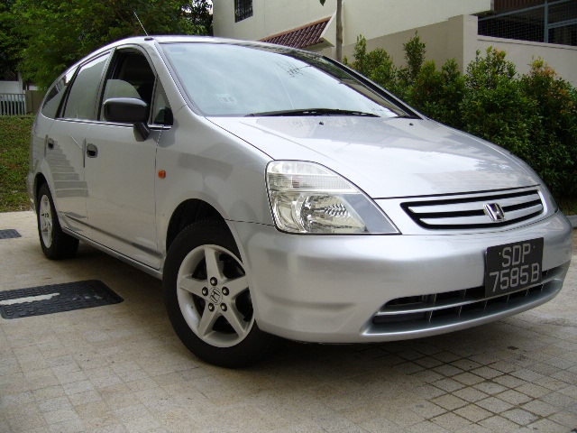 2001 Honda Stream Photos