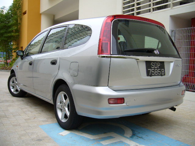 2001 Honda Stream Photos