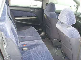 2001 Honda Stream Photos