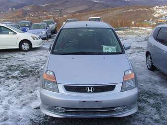 2001 Honda Stream Photos