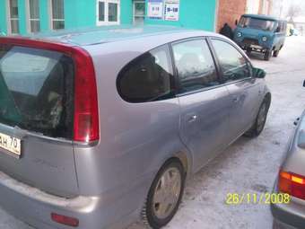 2001 Honda Stream Photos