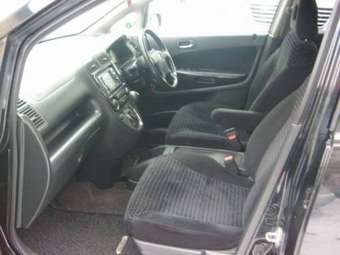 2001 Honda Stream Photos