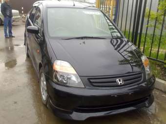 2001 Honda Stream Photos