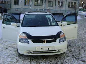 2001 Honda Stream Photos