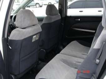 2001 Honda Stream Photos