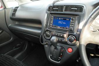 2001 Honda Stream Pictures