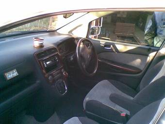 2001 Honda Stream Wallpapers