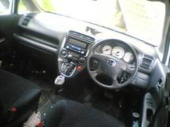 2001 Honda Stream Photos