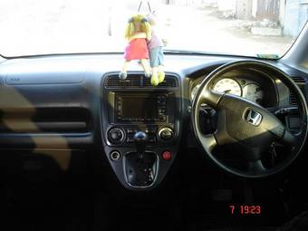 2001 Honda Stream Pictures