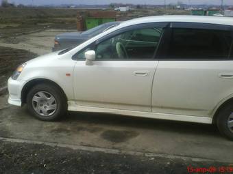 2001 Honda Stream Photos