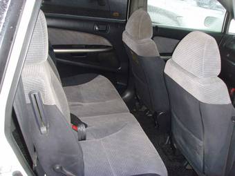 2001 Honda Stream Photos