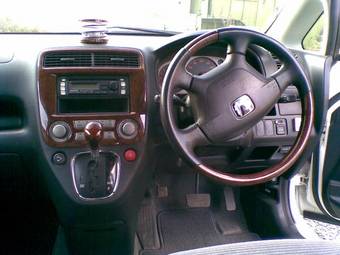 2001 Honda Stream Images