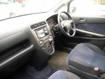 2001 Honda Stream Photos