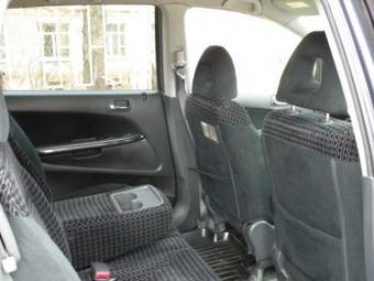 2001 Honda Stream Wallpapers