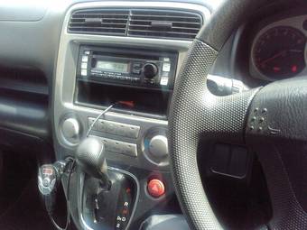 2001 Honda Stream Photos