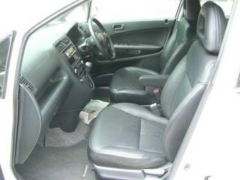 2001 Honda Stream Photos