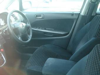 2001 Honda Stream Photos