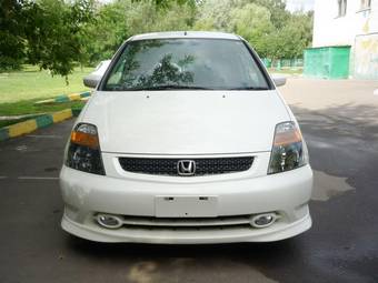 2001 Honda Stream Photos