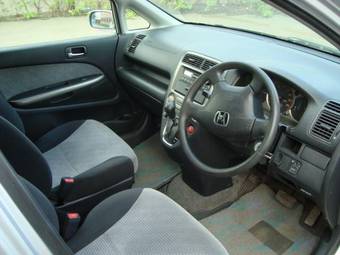 2001 Honda Stream Photos